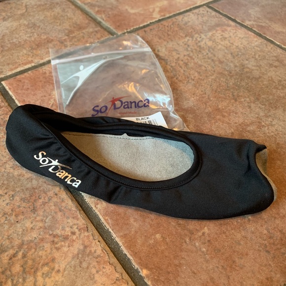black pointe shoe covers